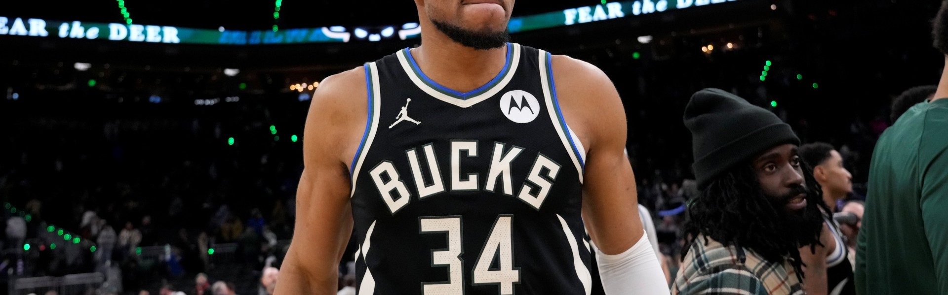 彩票网开奖记录-2.75亿超级顶薪续约？字母哥：钱对我来说意义为零 赢球才有意义