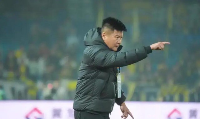 彩票网开奖结果-中超赛后罕见一幕：李金羽甩手走人，郑智暴走咆哮被拉拽！